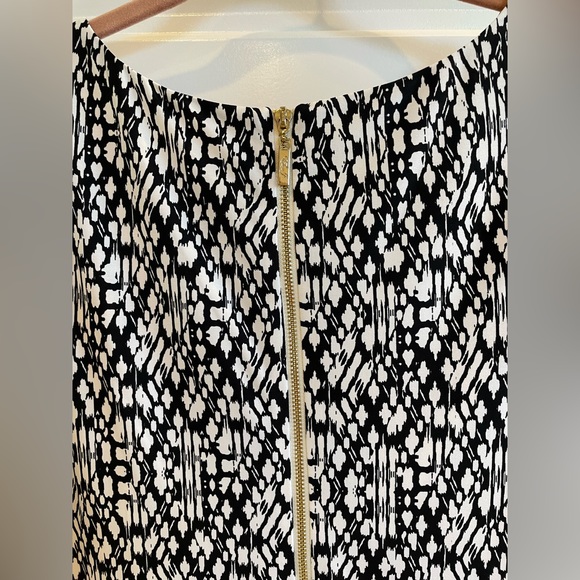 Eliza J Print Jersey Shift Dress - Picture 7 of 7